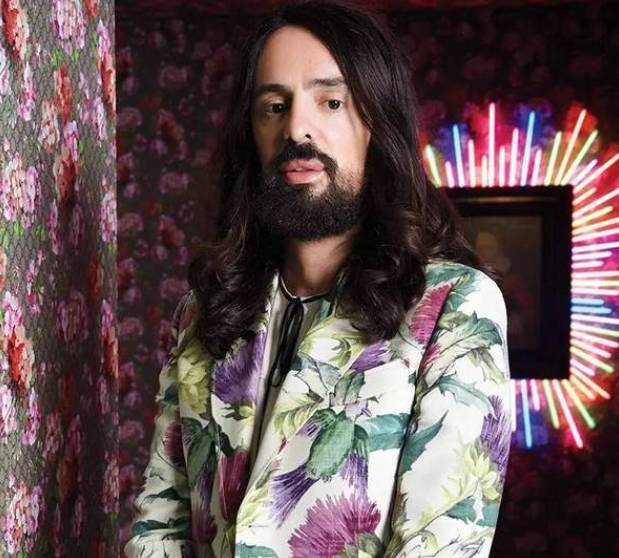 奶奶灰旗袍,李宇春黑色深v领礼服合集