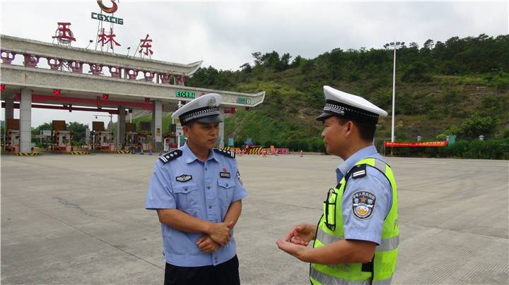 各类货车和危险品运输车实施限行,大型货车上路安全专项整治