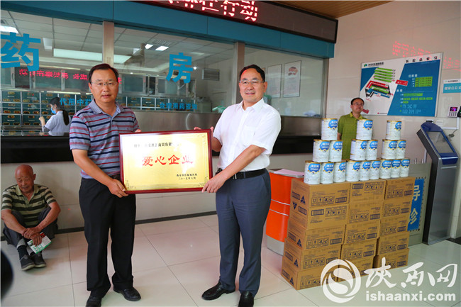 爱心公益为贫困家庭早产儿捐赠,爱心人士为孤儿学校捐赠