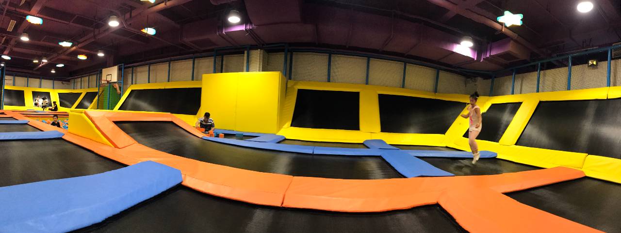 一家新开的大型游乐场,开一家一千平儿童室内游乐场