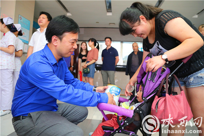 爱心公益为贫困家庭早产儿捐赠,爱心人士为孤儿学校捐赠