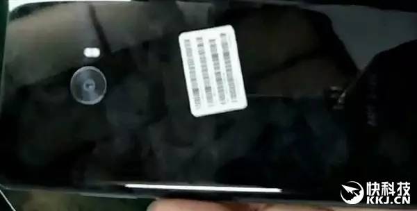 最硬资讯｜小蚁微单相机正式发布；罗永浩微博透露T3发布时间；《仙剑7》已正式立项；AMDZen架构移动处理器明年中旬上市