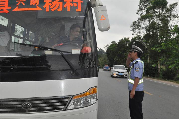 各类货车和危险品运输车实施限行,大型货车上路安全专项整治