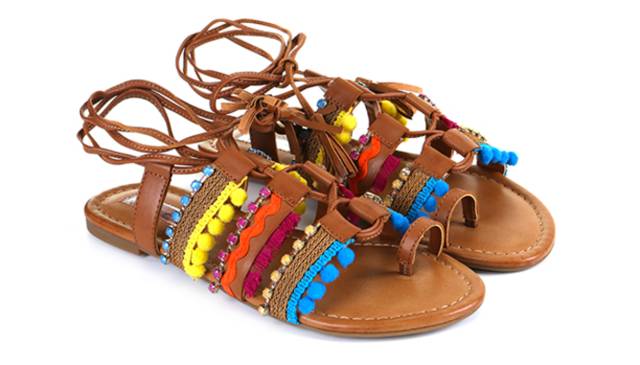 粗跟包头凉鞋适合什么脚型,各种脚型适合穿的学生凉鞋