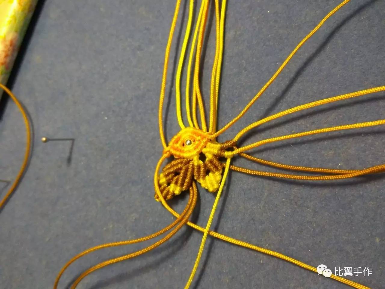 蝴蝶的各种编法教程,比翼双飞编织教程简单又漂亮
