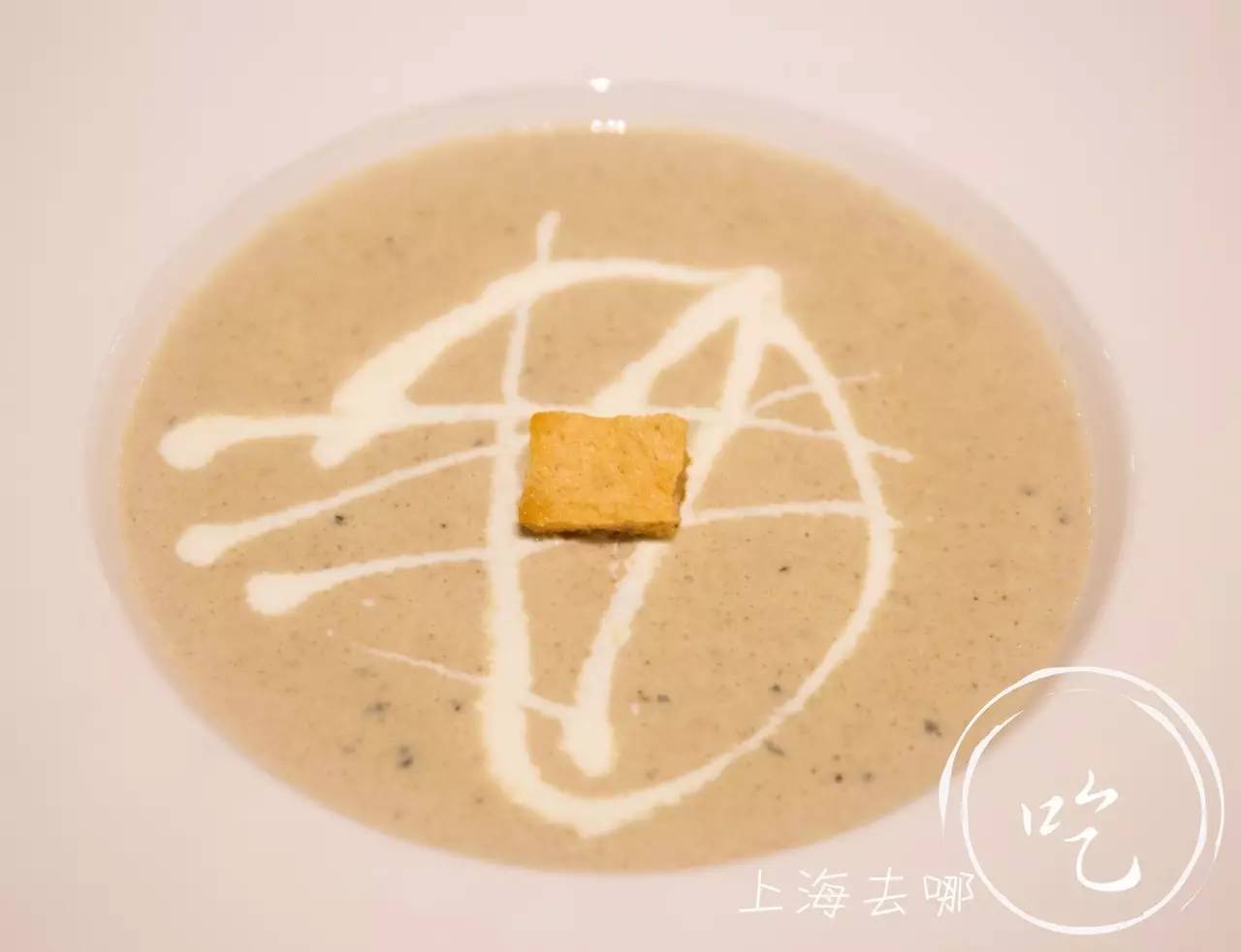 原宋庆龄办公室旧址居然藏了家酒窖餐厅!近400种原装原瓶酒爽到翻!