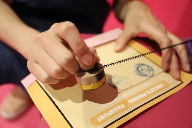 能把一条柴犬请来当服务员，也只有杭州这家新晋网红商场了吧……这波刷卡5折攻略，你一定收好！