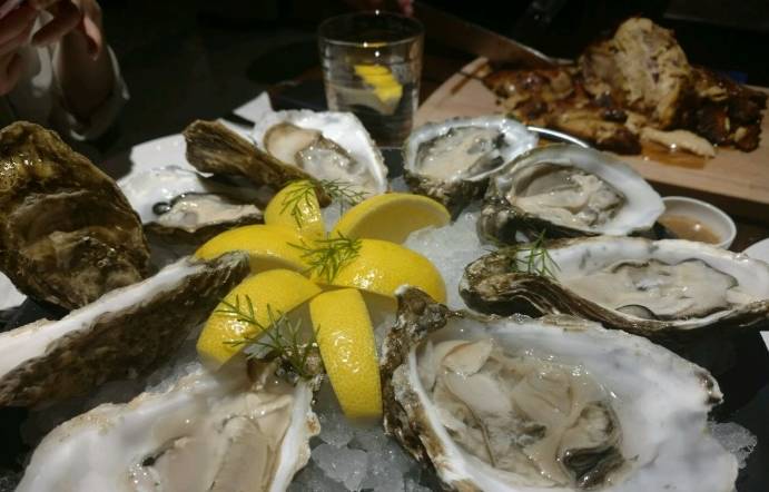 原宋庆龄办公室旧址居然藏了家酒窖餐厅!近400种原装原瓶酒爽到翻!