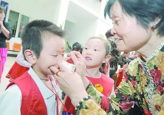 南北粽子对战视频,南北甜粽子大战