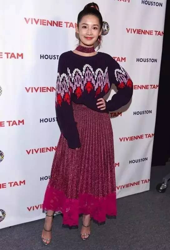 衣服塞裤子里怎么塞好看,塞衣服方法简单又好看