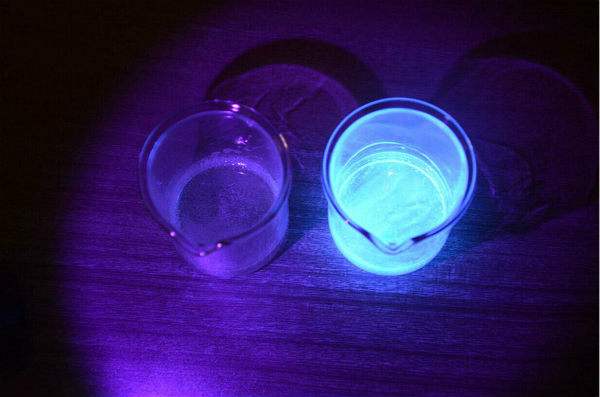 荧光剂会使皮肤怎样,荧光剂容易去除吗