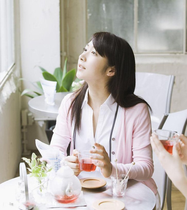 六大茶类什么茶最适合女性,喝茶要喝什么茶才好呢女生