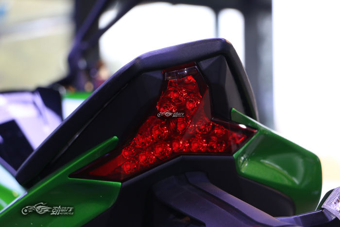 杜卡迪monster950对比川崎z1000,动力十足的川崎