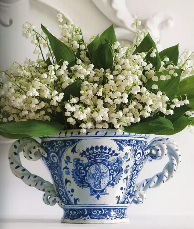 每日一花花语,周大福铃兰花开幸福归来