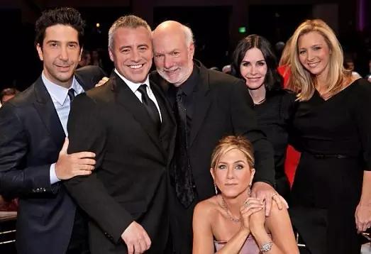 鼓掌|1000美元不到,也有时髦包包