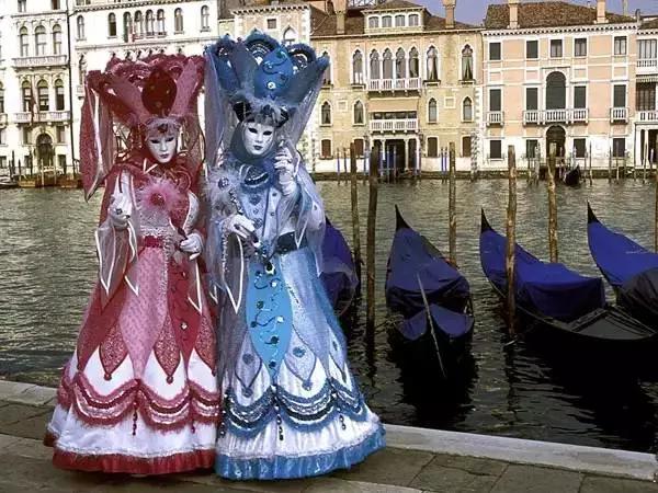 山寨版《最后的晚餐》：面具，虚伪时代的生活野心。|干货