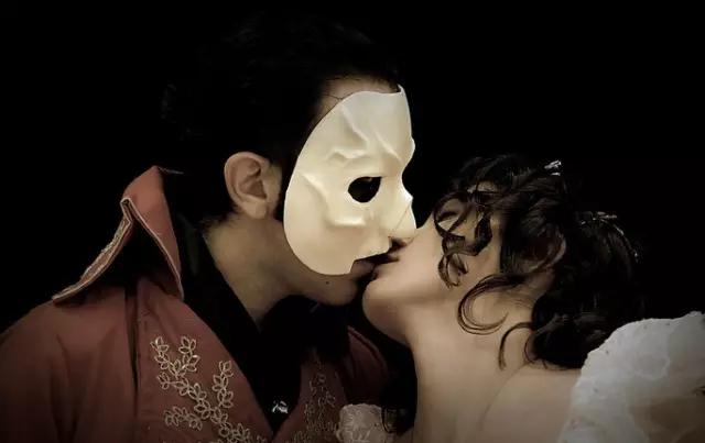 山寨版《最后的晚餐》：面具，虚伪时代的生活野心。|干货