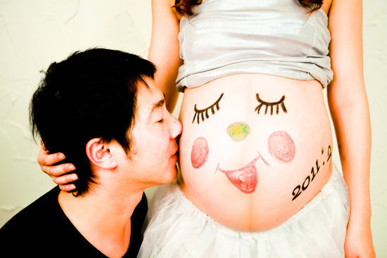 孕期侧睡肚子不舒服是怎么回事,孕期便秘肚子不舒服