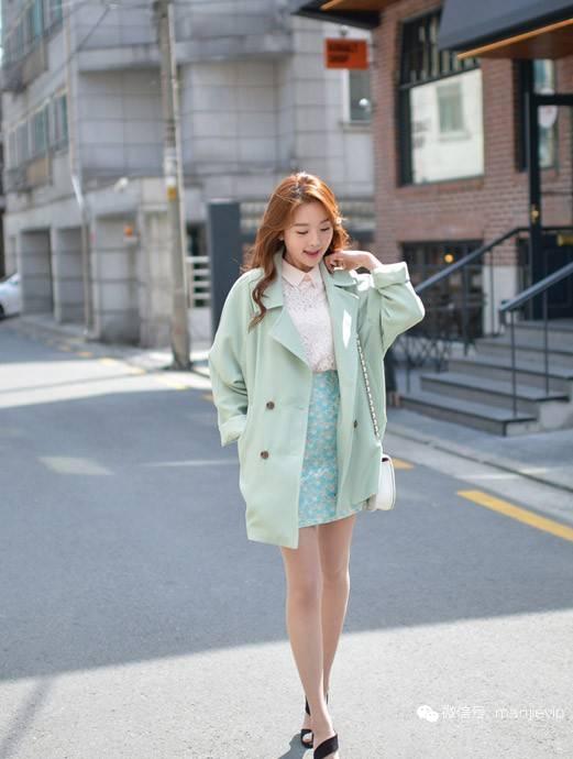 简约风格设计让简简单单成为经典 (简简单单的牛仔单品搭配轻松简约)