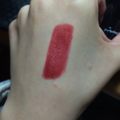 复古姨妈红值得买吗,复古红和姨妈红的区别