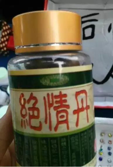 小孩的书包都藏了啥,小孩的书包里有什么东西