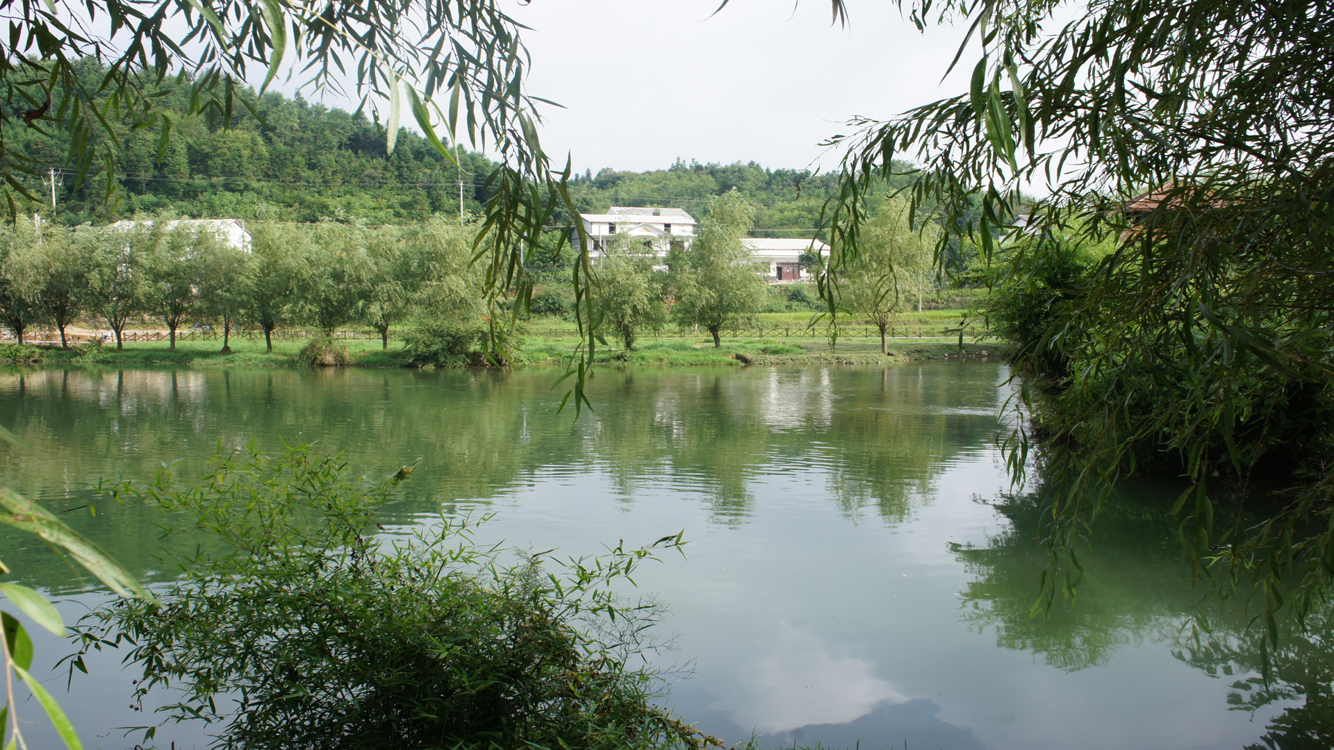 看看如今旧州镇终于找到了历史上夜郎自大的底气