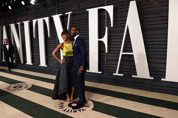 脱下球衣穿上平常的衣服,脱下球衣穿西装