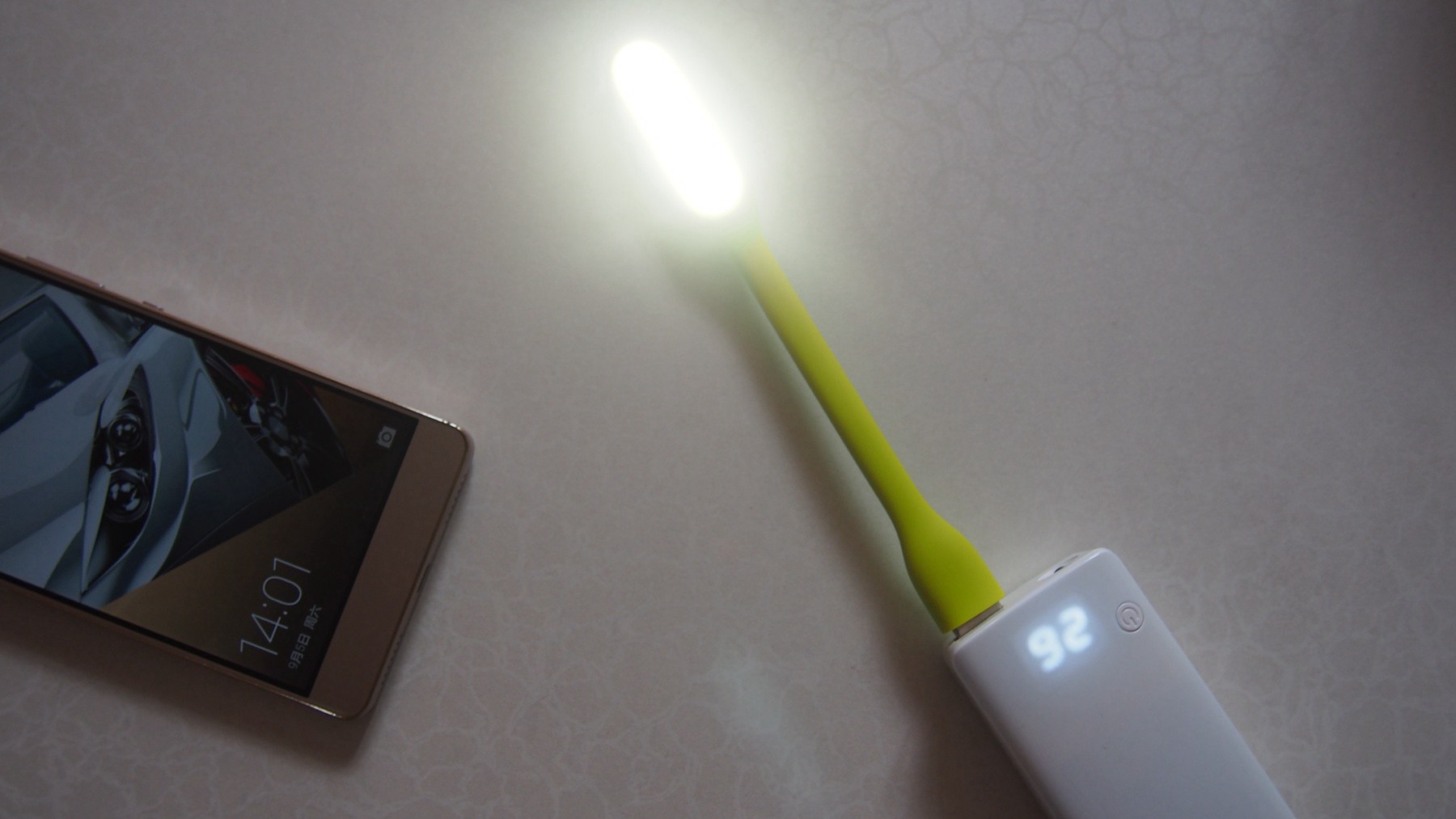 小米三大升级,小米随身usb灯