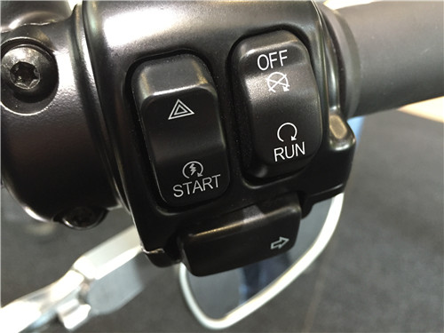 哈雷livewire试驾视频,哈雷新车livewire评测