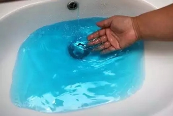 洁厕块会回流吗,洁厕块冲过的水能浇菜吗