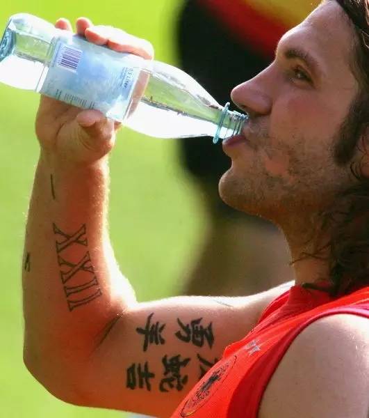 有藏文纹身的球星,有汉字纹身的球星