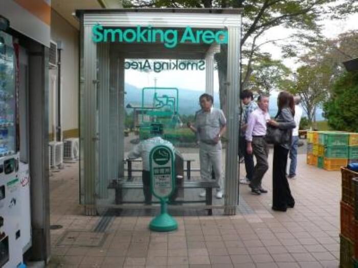 在日本抽烟要守规矩,日本独特的抽烟方式