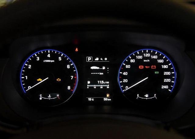 2014年起亚名图,2016款起亚k41.6