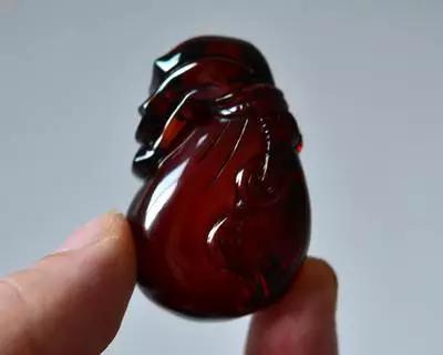 蜜蜡的造假手段,各种造假蜜蜡都会暴露出真身