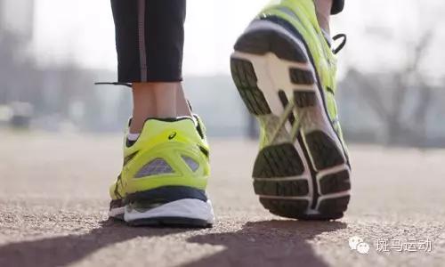 李宁减震稳定跑鞋测评,李宁低帮减震跑鞋测评