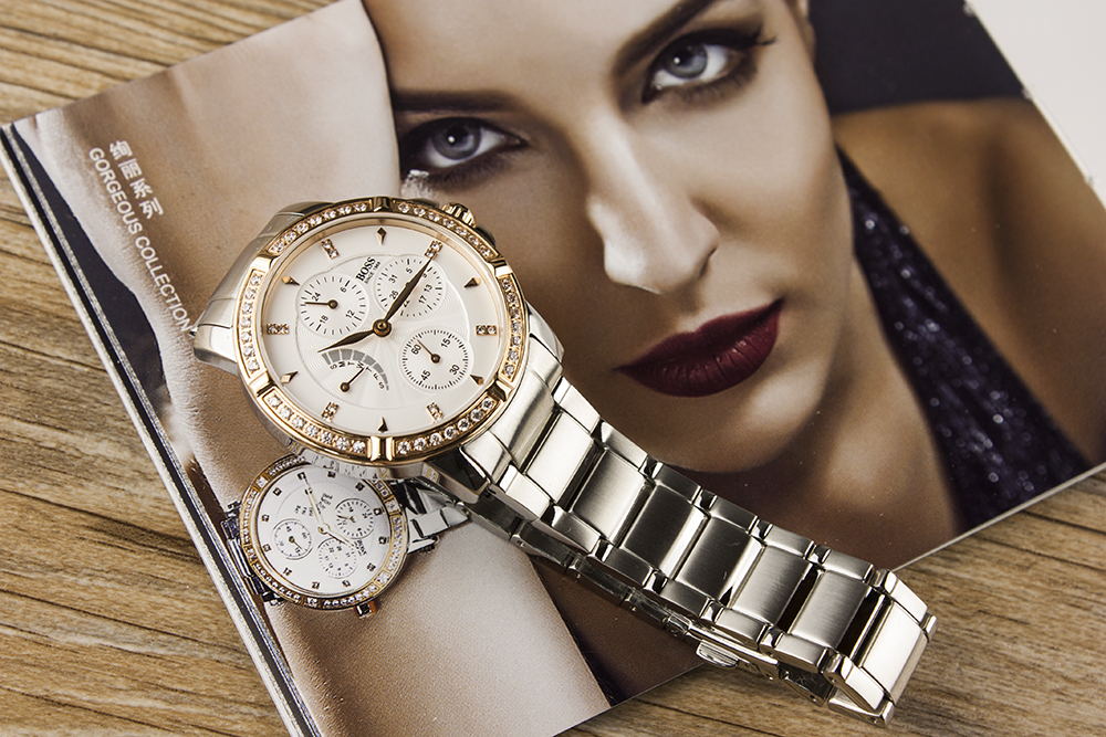 手腕上的公主，BOSS绚丽水晶腕表，帮你表达爱