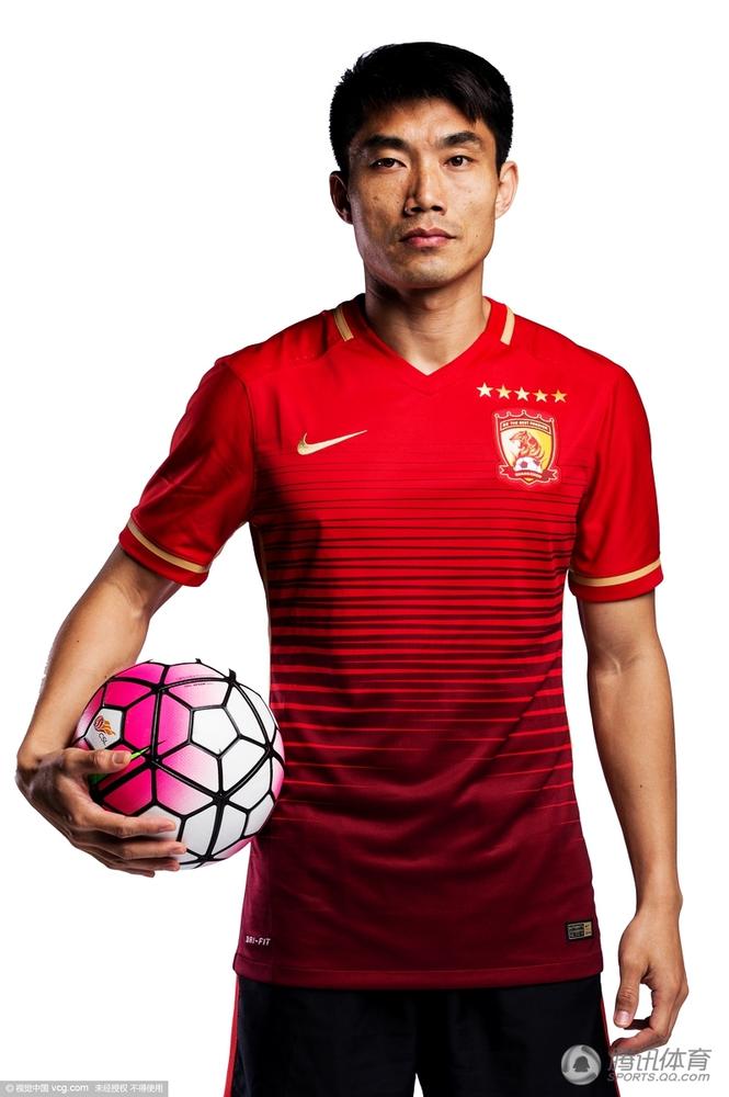 广州恒大新赛季官方写真照图片,恒大赛季最霸气的海报