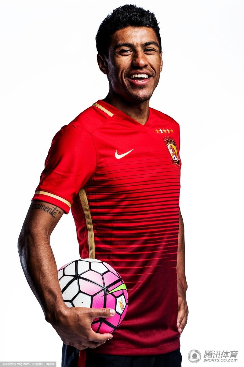 广州恒大新赛季官方写真照图片,恒大赛季最霸气的海报