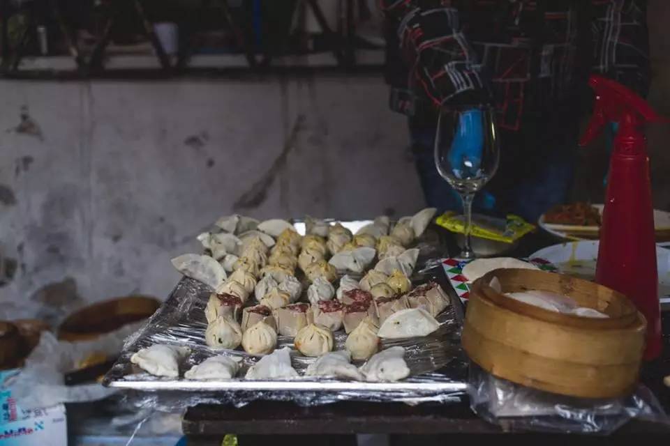 欧洲惊现「港式车仔档」!布拉格鬼仔卖热辣辣广东点心