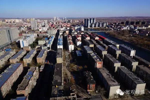 只有站得高才能望见远处的风景,鸟瞰峰峰