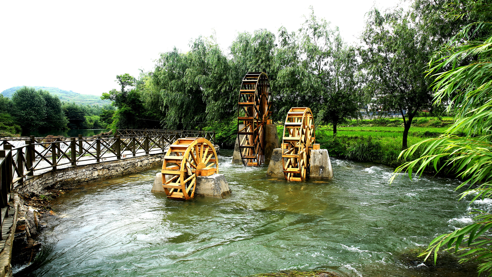 看看如今旧州镇终于找到了历史上夜郎自大的底气