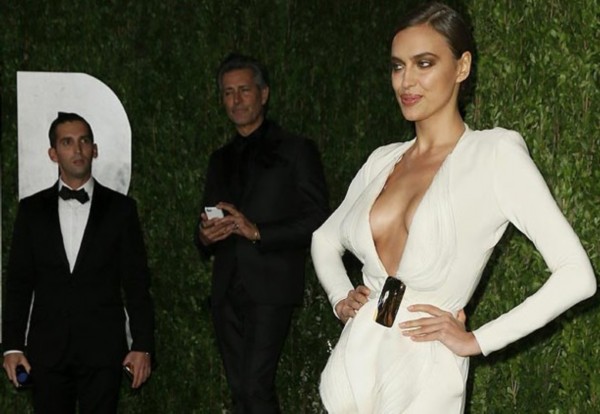 脱下球衣穿上平常的衣服,脱下球衣穿西装