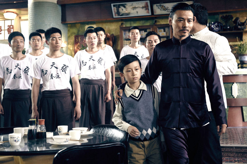 甄子丹儿子跆拳道红带，张晋被女儿“甜蜜家暴”，功夫二代太厉害