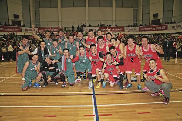 怪球手萧敬腾篮球水平如何科比见他都曾带雨伞