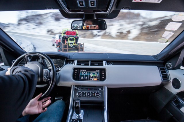 路虎揽胜运动版越野性能测试,2022款路虎揽胜运动深度测评