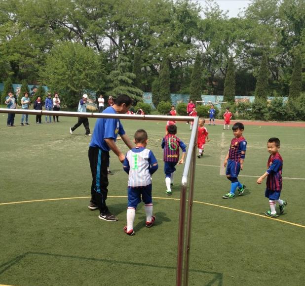 征文刊载:启蒙足球幼师的谆谆足球梦!