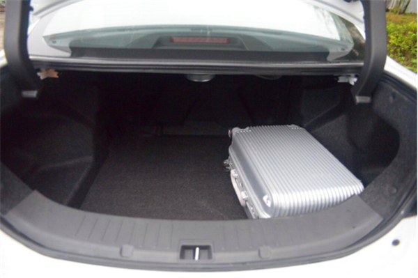 比亚迪秦ev抢先体验,2022比亚迪秦plusev新款