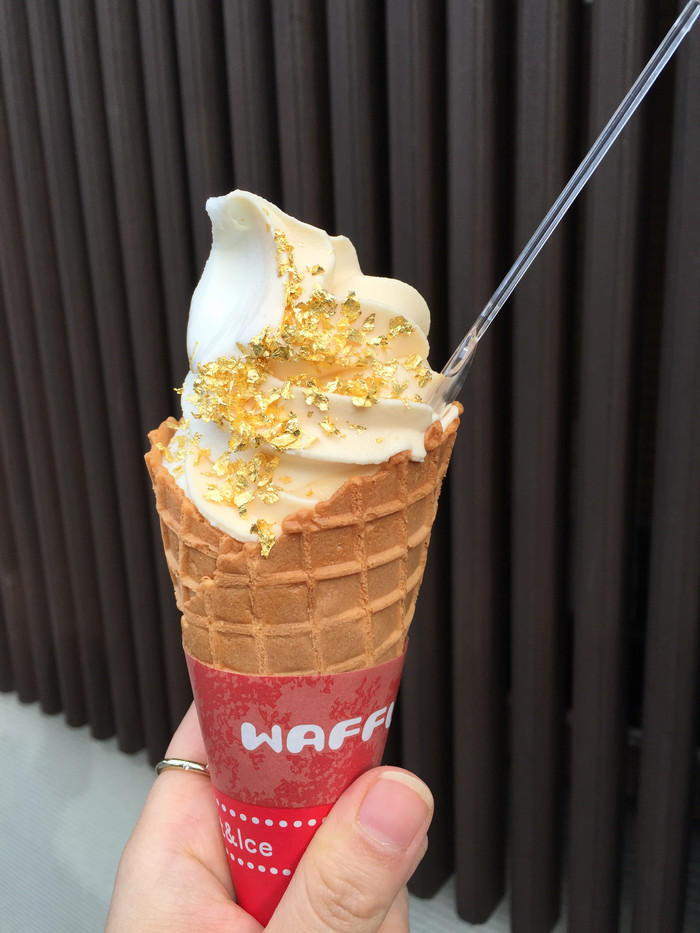 日本的冬天依旧色彩绚烂,冬季日本的冰雪阳光