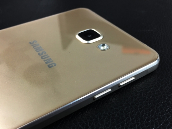 三星galaxya系列最好手机,6.55英寸三星amoled全面屏