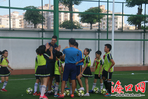 2023巴塞罗那足球队夏令营,海口2024足球夏令营
